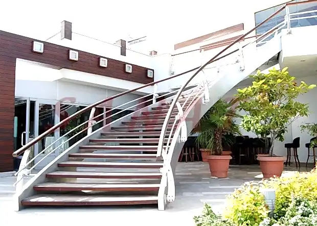 Dış mekan merdiveni